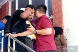 Ketua DPRD Provinsi Gorontalo pingsan dalam sidang paripurna