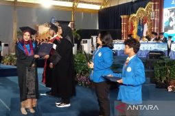 Rektor UMBY berpesan wisudawan tidak pernah berhenti belajar