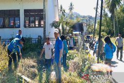 Program Jumat bersih di Panyabungan Timur, Camat ingatkan kebersihan merupakan sebagian dari iman