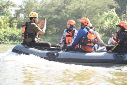 Kediri siapkan perlengkapan cegah korban saat "Flushing"