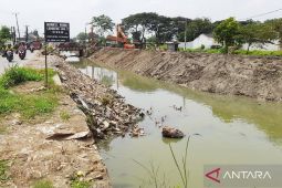 Pemkab Bekasi memperlebar Jalan Raya Gabus permudah akses Tol Cibitung