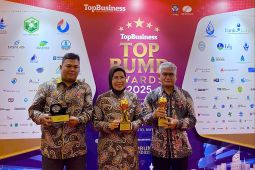 Bupati Serang meraih penghargaan top pembina BUMD