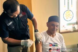 895 calon haji OKU Timur sudah  divaksin meningitis