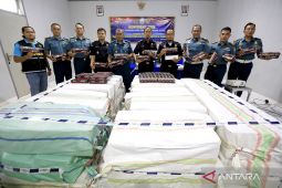 Lanal Gorontalo dan Bea Cukai menggagalkan penyelundupan rokok ilegal