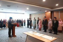 Rektor Unja tekankan profesionalisme dan integritas pejabat kampus