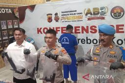 Polisi meringkus pelaku perampasan motor bersenjata api di Cirebon