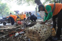 Ganggu keindahan kota, DLH Tangerang bongkar lima TPS liar