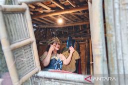 Ketoprak tobong bertahan dalam perubahan zaman