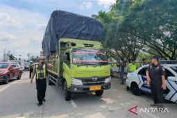 Satlantas Polres Madiun-Dishub gelar razia angkutan barang "ODOL"