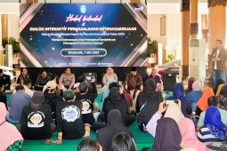Buruh dan Pemkab Situbondo peringati Hari Buruh dengan dialog