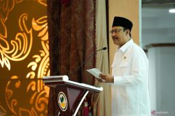 Mensos  serukan pesan toleransi berbangsa dalam puisi perayaan Paskah
