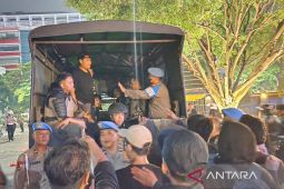 Polisi amankan sejumlah provokator aksi ricuh Hari Buruh di depan Kantor Gubernur Jateng