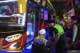 Menag lepas keberangkatan jamaah calon haji kloter pertama