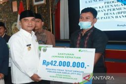Pemkab Bangkalan berikan perlindungan Jamsostek kepada 1.736 anggota BPD