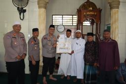 Kapolres Langkat gelar "Jumat Curhat" di masjid