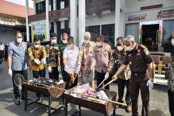 Kejari HSU musnahkan hampir 40 gram sabu