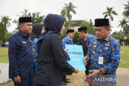 Gubernur Jambi  serahkan 1.265 SK PPPK pegawai provinsi