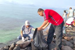 Polresta Tidore  bersama pemkot inisiasi aksi bersih pantai