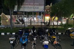Anggota Samapta Polres Situbondo tertibkan aksi balap liar