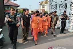 Polres Karawang ungkap spesialis pembobol ATM minimarket