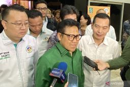 Menko PM Muhaimin ajak pengusaha dan buruh duduk bersama bahas PHK