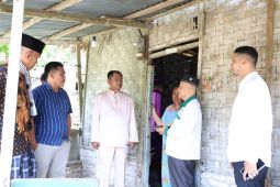 Video tangis janda miskin, dibangunkan rumah oleh Bang Wiwik