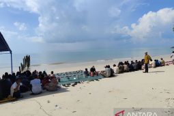 Ratusan warga hadiri ritual Taber Laut di Desa Batu Beriga