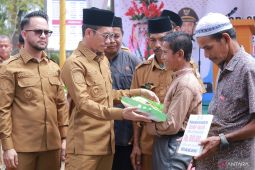 Pemkab Aceh Barat gelar layanan pemerintahan sehari di kecamatan