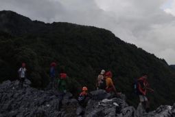 Balai TN Manusela tutup pencarian pendaki hilang di Gunung Binaiya