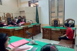 Terdakwa penjual pil ekstasi kepada polisi yang menyamar jadi pembeli dituntut 13 tahun penjara