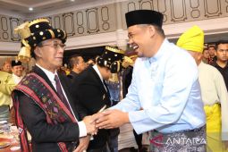 Bupati Tapsel hadiri Musrenbang  Sumut, kompak kenakan pakaian adat bersama Gubsu