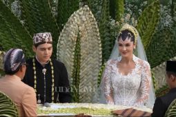Maxime Bouttier dan Luna Maya resmi jadi pasangan suami istri