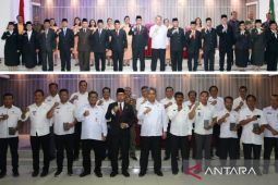 Bupati Jonius lantik 16 pejabat administrator hingga perlengkapi alat komunikasi Camat