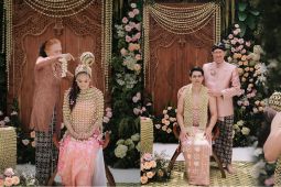 Siraman Luna Maya: air zamzam hingga bopongan, simbol cinta dan restu keluarga