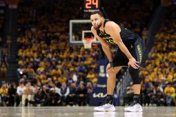 NBA: Curry alami cedera hamstring, absen setidaknya sepekan