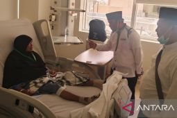 Wali Kota Padangsidimpuan besuk calon haji yang sakit di Mekkah