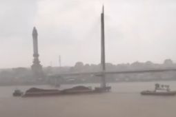 Polairud Jambi selidiki  tongkang tabrak  tiang Jembatan Gentala Arasy