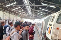 KAI Cirebon menyediakan 23.404 tiket untuk libur panjang Waisak