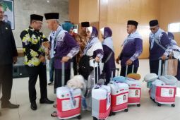 Bupati Belitung lepas keberangkatan 60 jamaah calon haji Belitung
