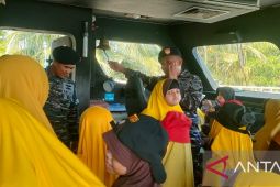 TNI AL Bangka Belitung edukasi siswa cinta bahari