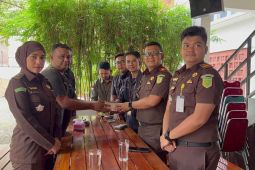 Kejari Bireuen terima titipan pengembalian kredit BPRS Rp467,6 juta