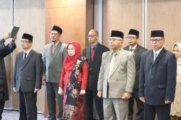 Rektor Unja lantik Dekan dan Wakil Dekan periode 2025-2029