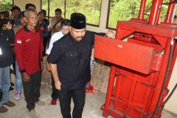 Bupati Kukar minta pengelolaan sampah jadi peluang baru ekonomi