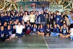 Angela-Suhuk  janjikan kemudahan internet saat kampanye di Rukun Damai