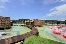Liburan Serasa di Maldives! Cikao Park Purwakarta Punya Water Villa Keren Banget!