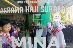 PPIH Surabaya: Keberangkatan enam calon haji ke Tanah Suci tertunda