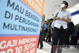 Bupati sebut banyak pabrik di Karawang tidak menginfokan lowongan kerja