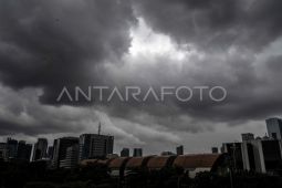 BMKG memprediksi hujan sedang hingga lebat guyur 35 provinsi