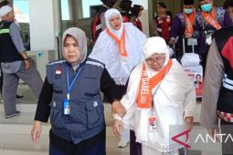 Staf Ahli Bupati Bangka ingatkan JCH saling bantu