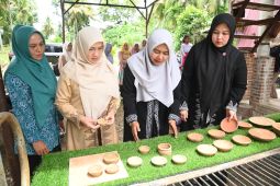Dekranasda Aceh Besar ajak masyarakat beli produk lokal
